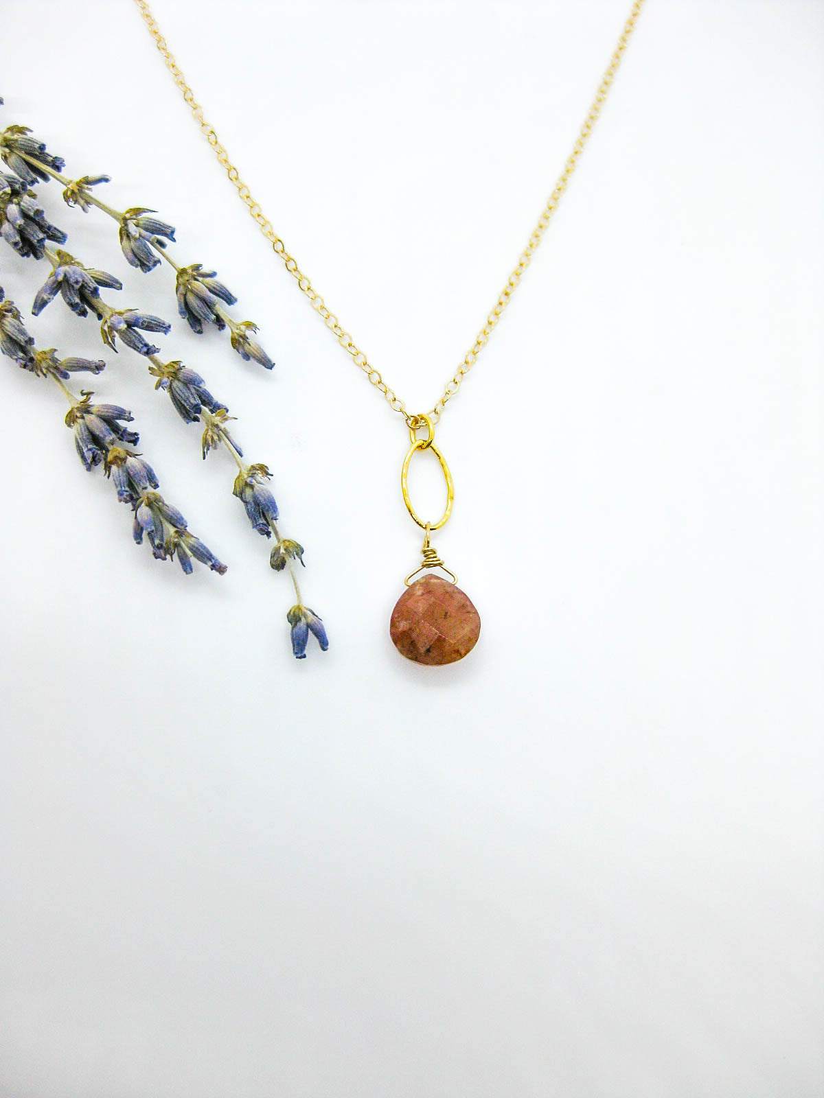 Chrysanthe: Sunstone Necklace - n406