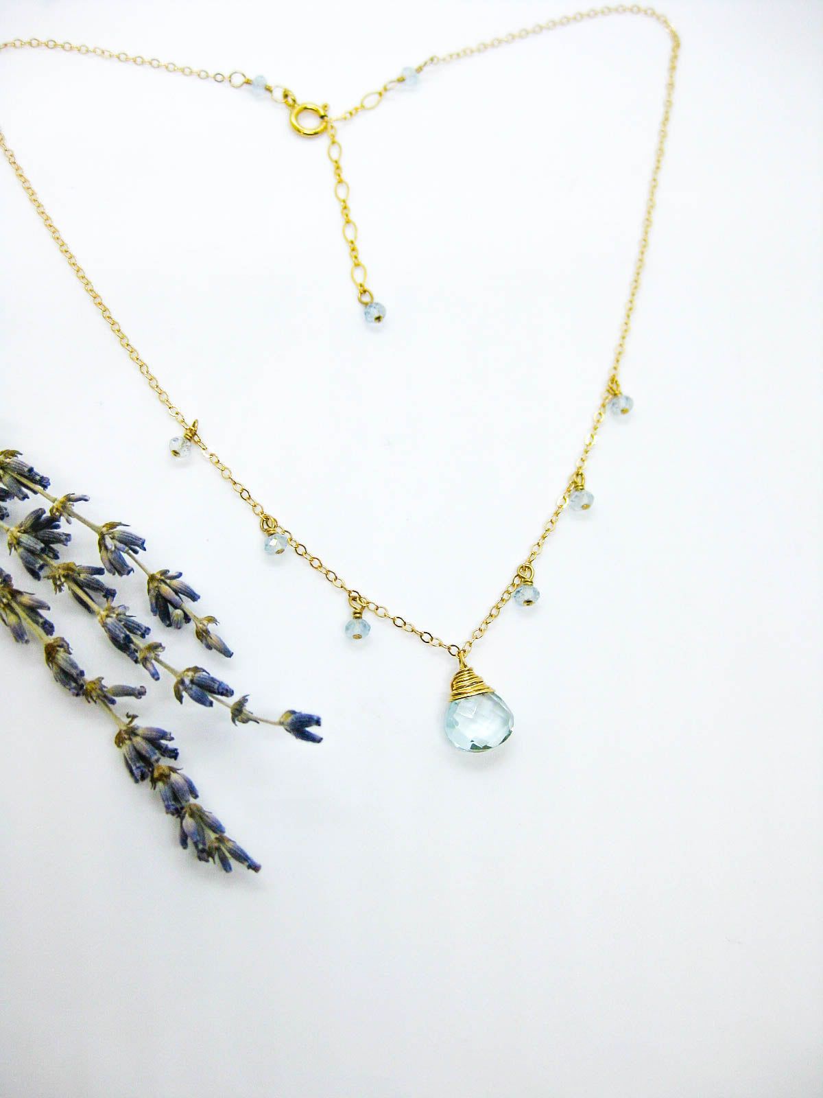 Chamomile: Aquamarine Necklace - n573