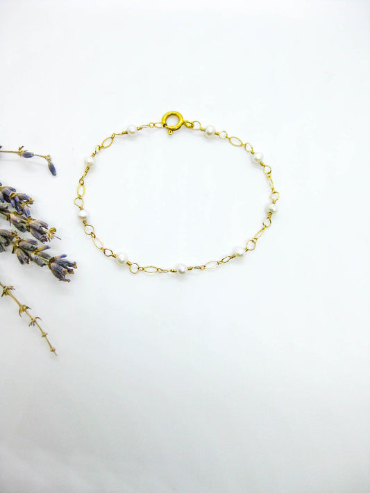 Daffodil: Pearl Bracelet
