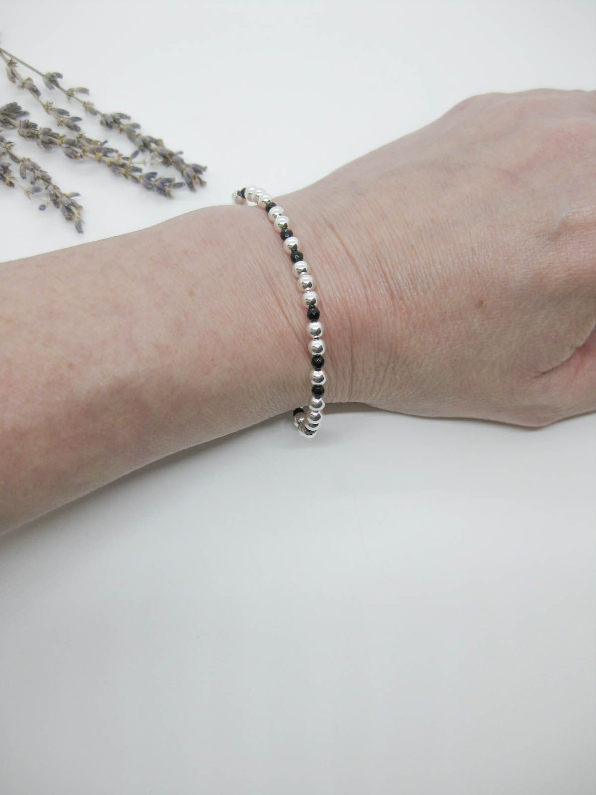 Sage: Onyx Stretch Bracelet
