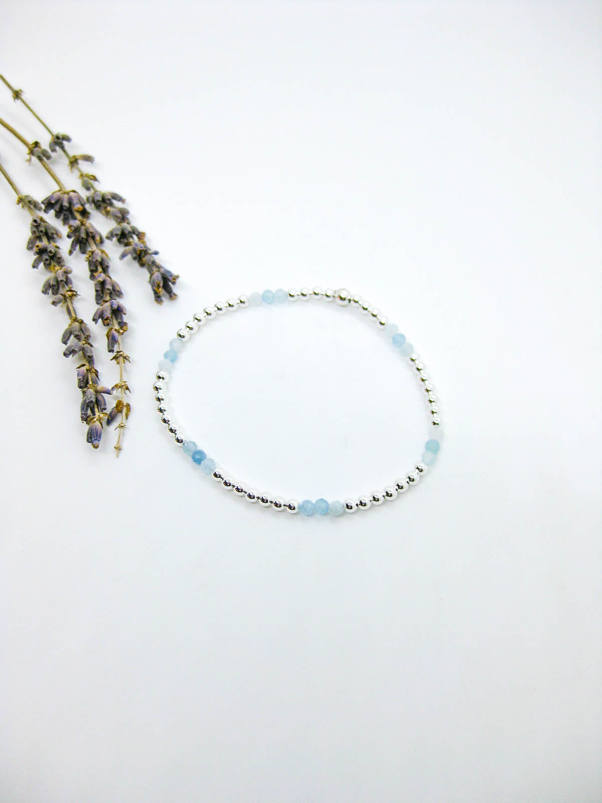 Juniper: Aquamarine Stretch Bracelet - b398