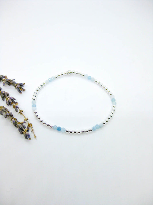 Juniper: Aquamarine Stretch Bracelet - b398