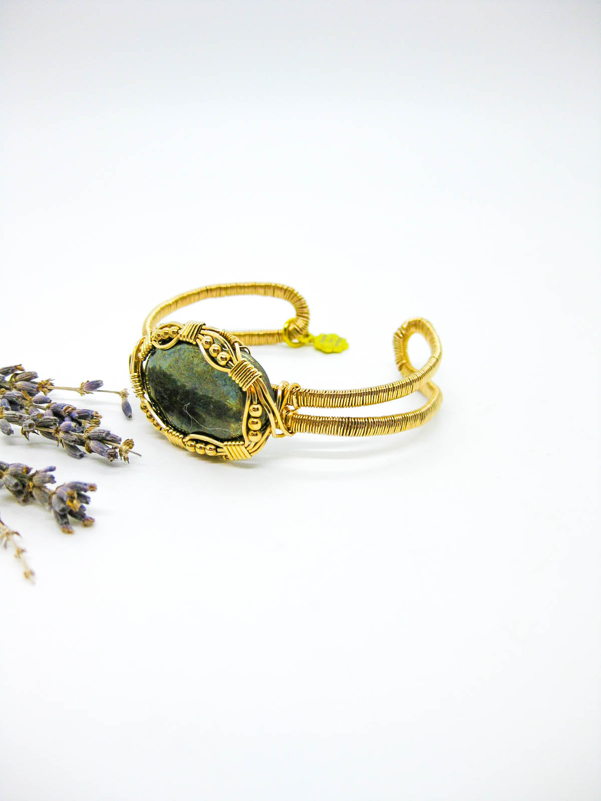 Rose: Pyrite Cuff Bracelet Gold - OAK