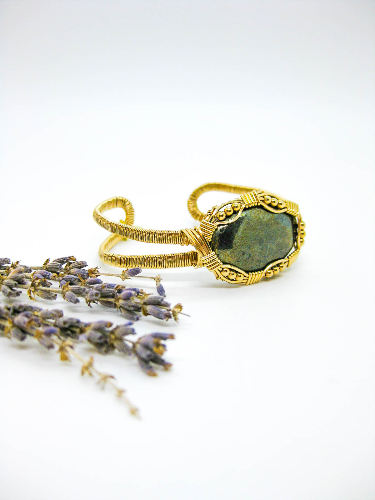 Rose: Pyrite Cuff Bracelet Gold - OAK