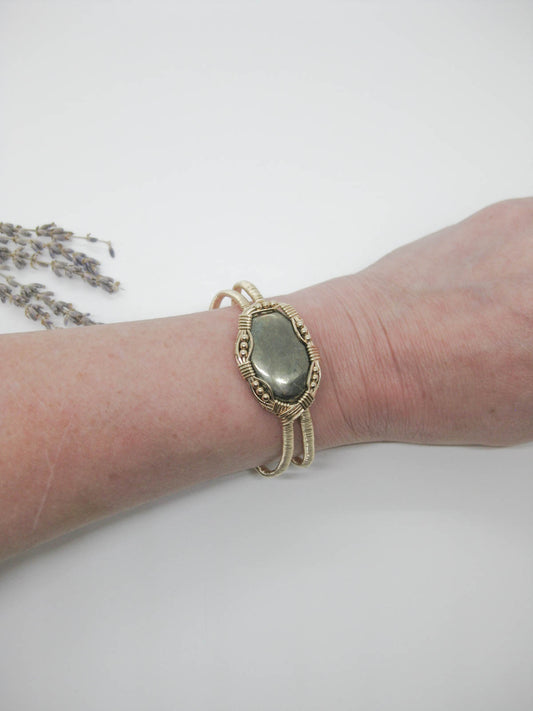 Rose: Pyrite Cuff Bracelet Gold - OAK