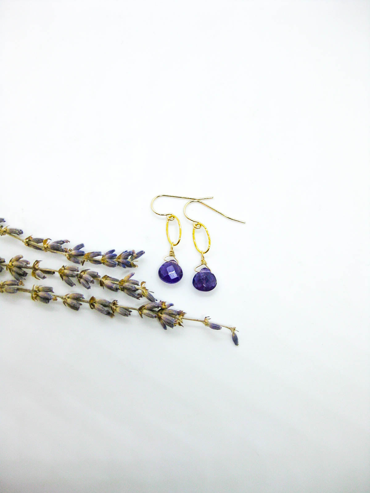 Chrysanthe: Amethyst Earrings