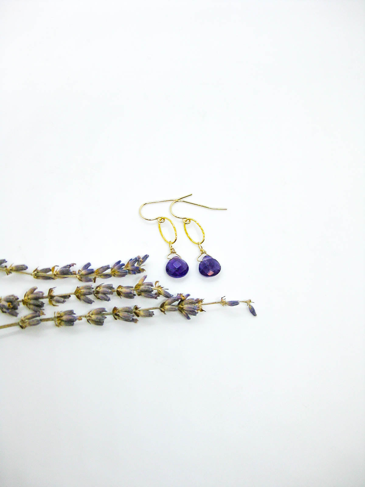 Chrysanthe: Amethyst Earrings