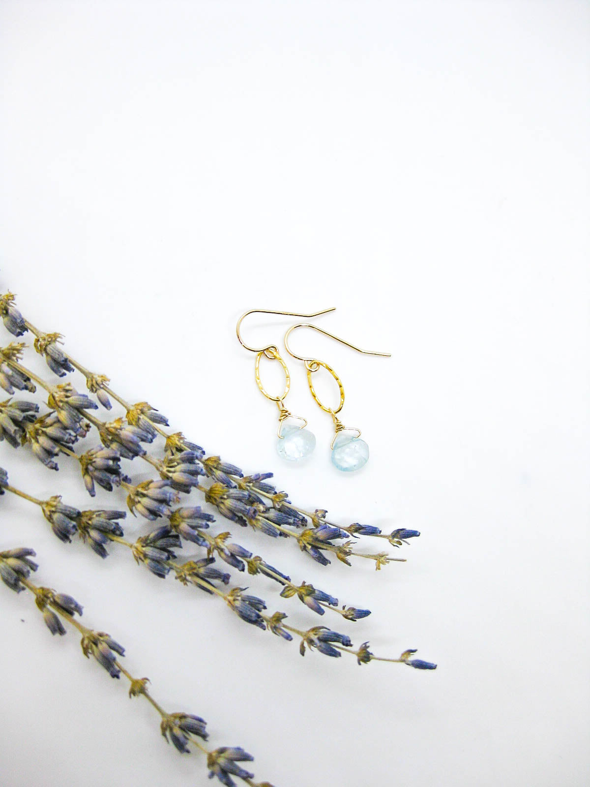 Chrysanthe: Aquamarine Earrings - e589