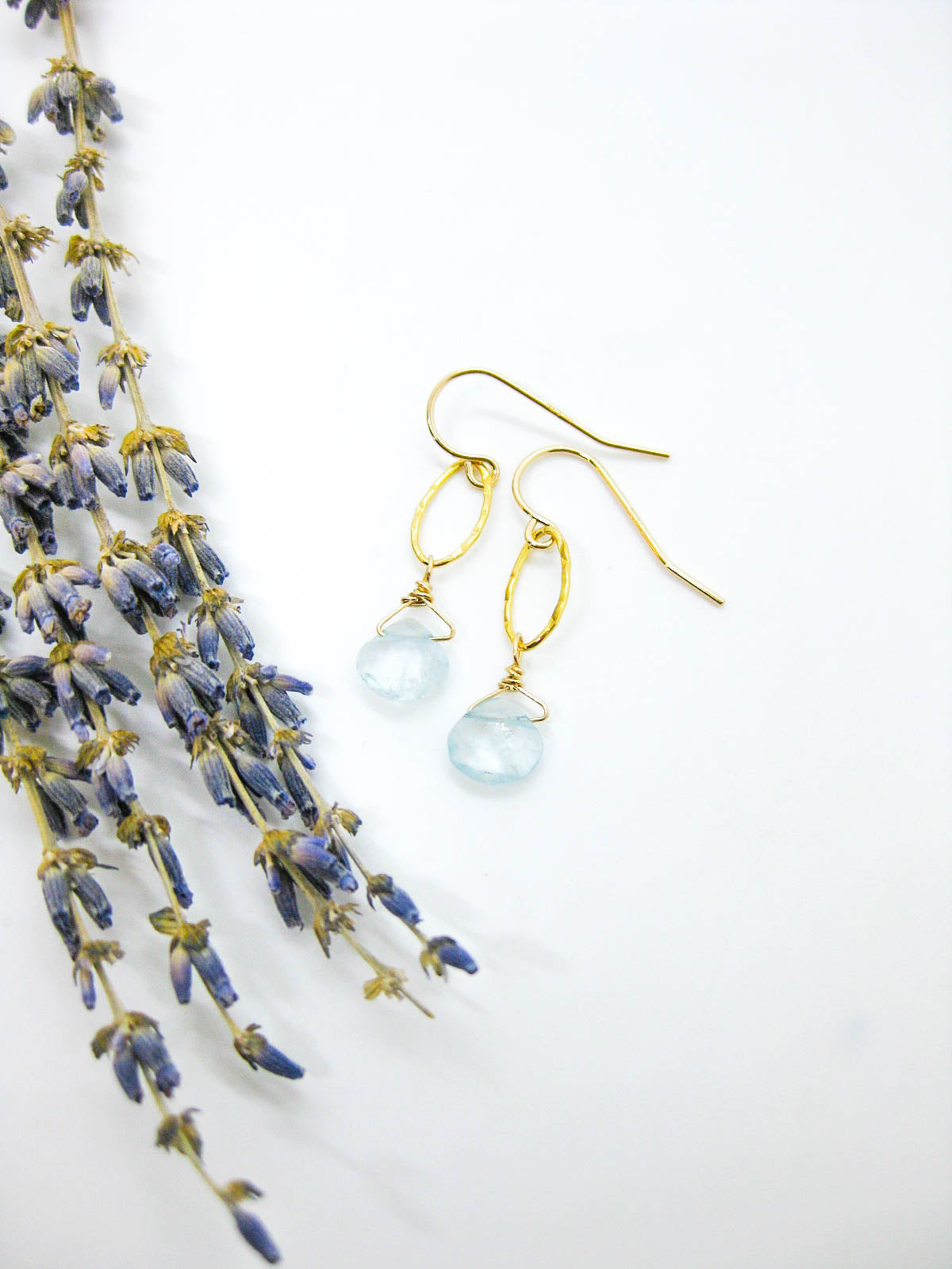 Chrysanthe: Aquamarine Earrings - e589