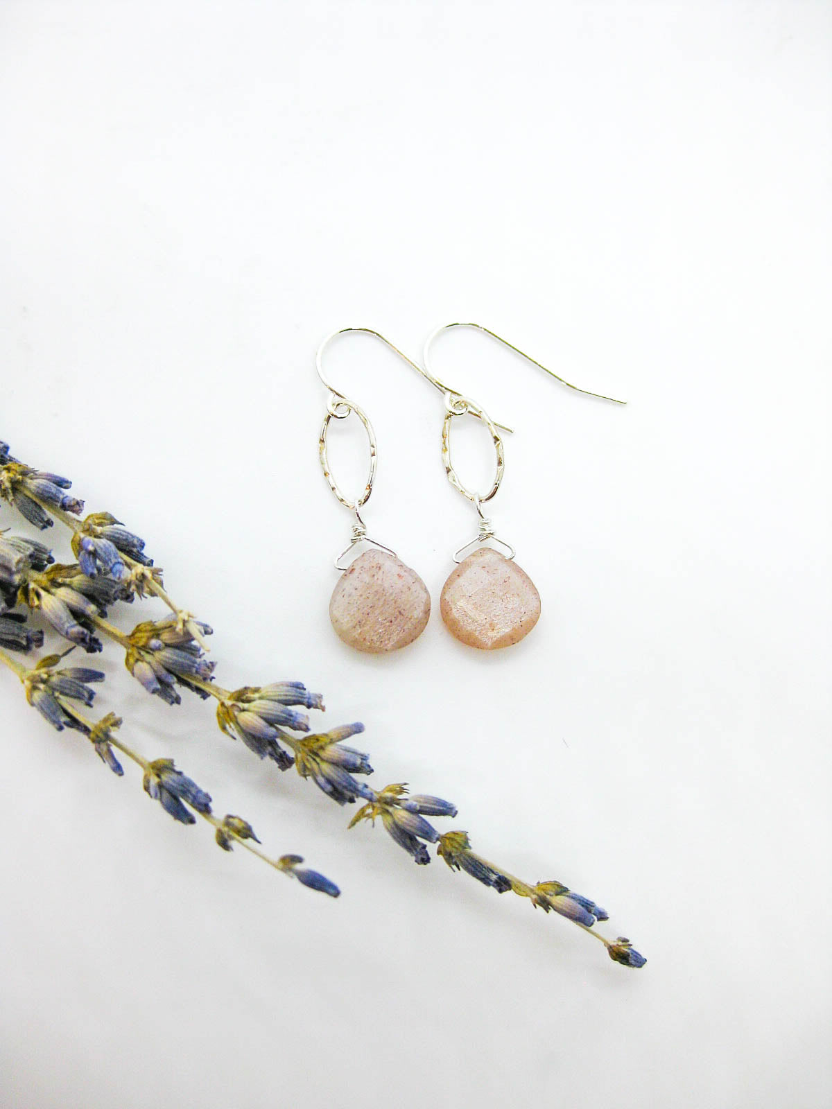 Chrysanthe: Peach Moonstone Earrings - e680