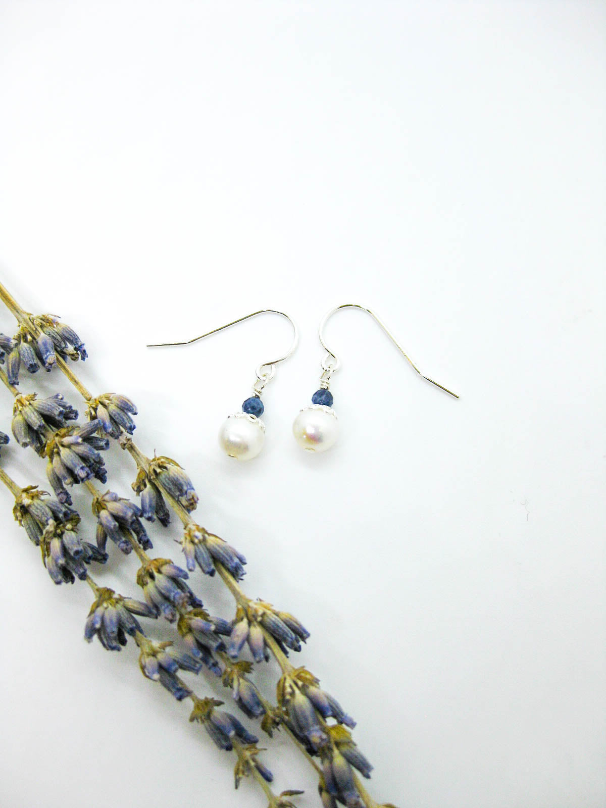 Heather: Sapphire Pearl Earrings - e701