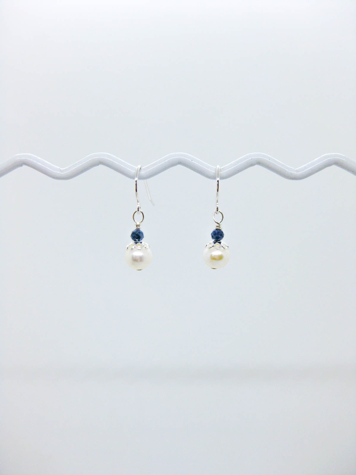 Heather: Sapphire Pearl Earrings - e701