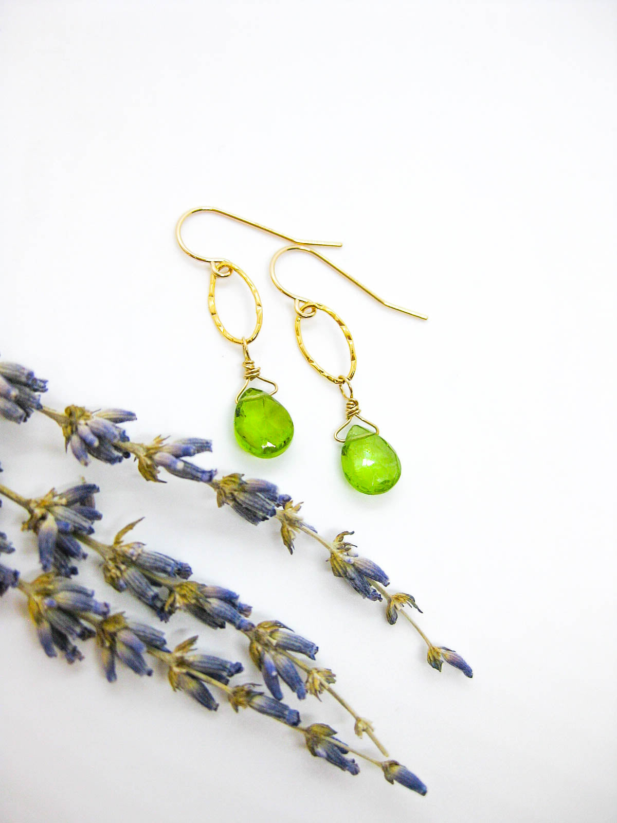 Chrysanthe: Peridot Earrings - e707