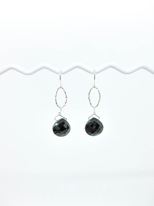 Chrysanthe: Onyx Earrings - e710