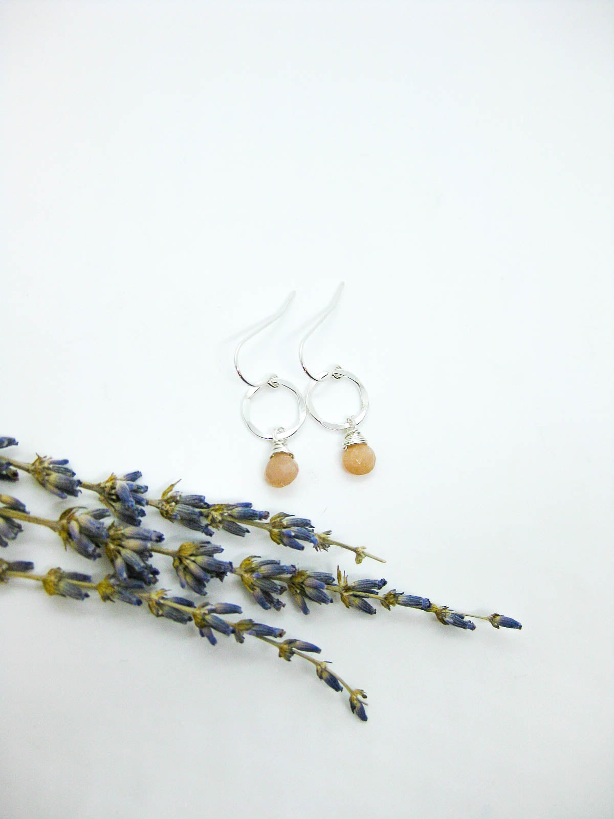 Daisy: Peach Moonstone Earrings - e727