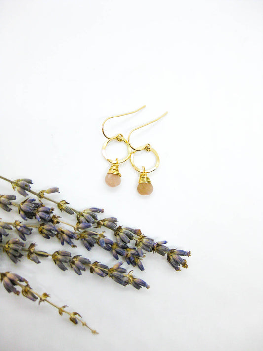Daisy: Peach Moonstone Earrings - e727