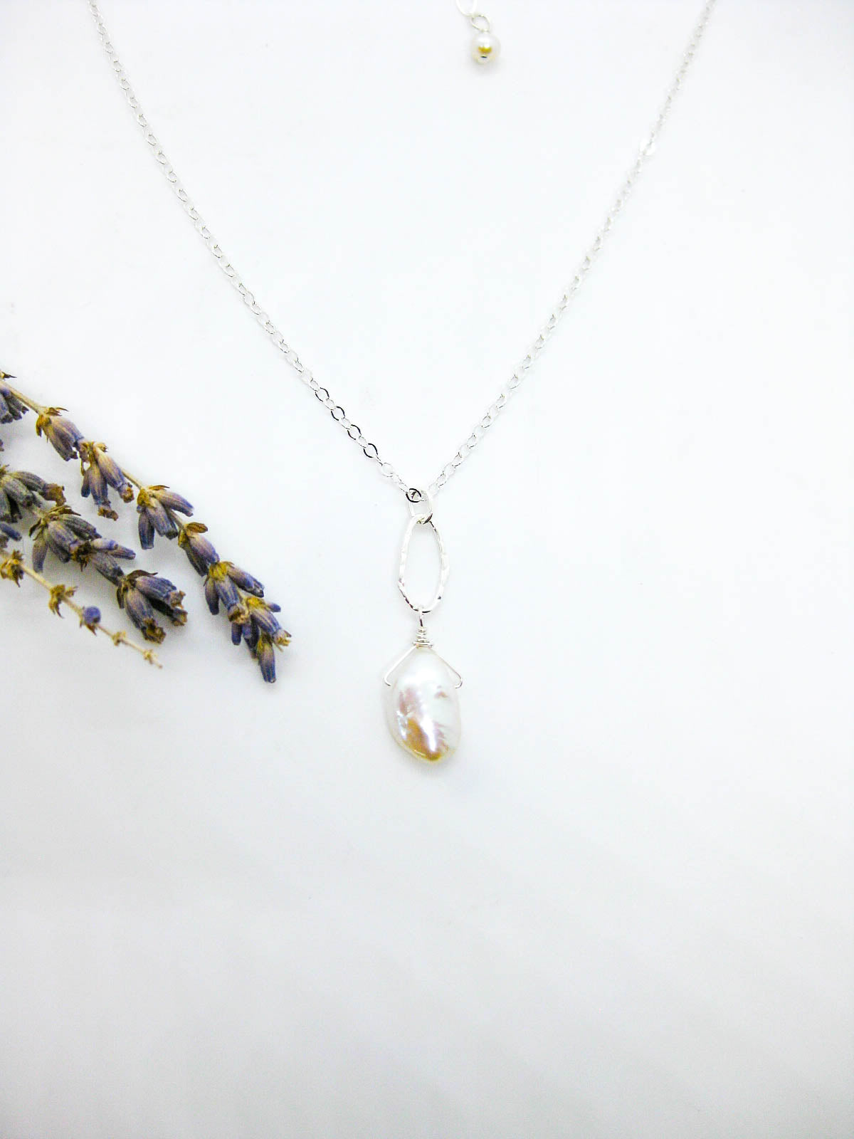 Chrysanthe: Pearl Necklace