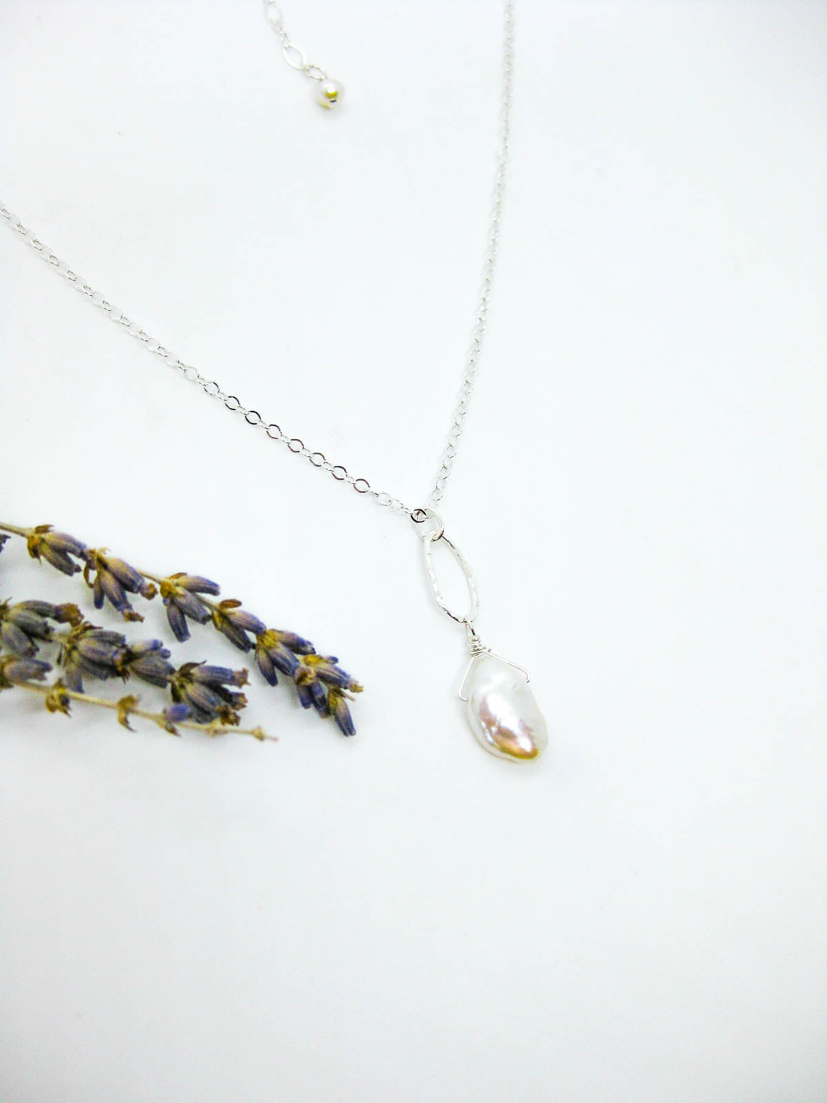 Chrysanthe: Pearl Necklace