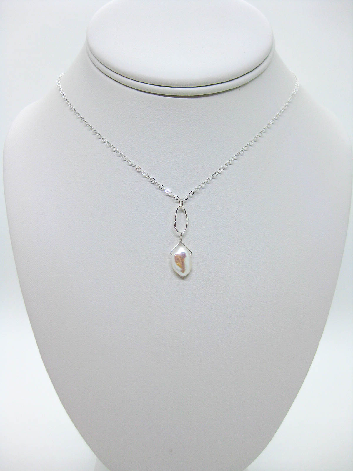 Chrysanthe: Pearl Necklace