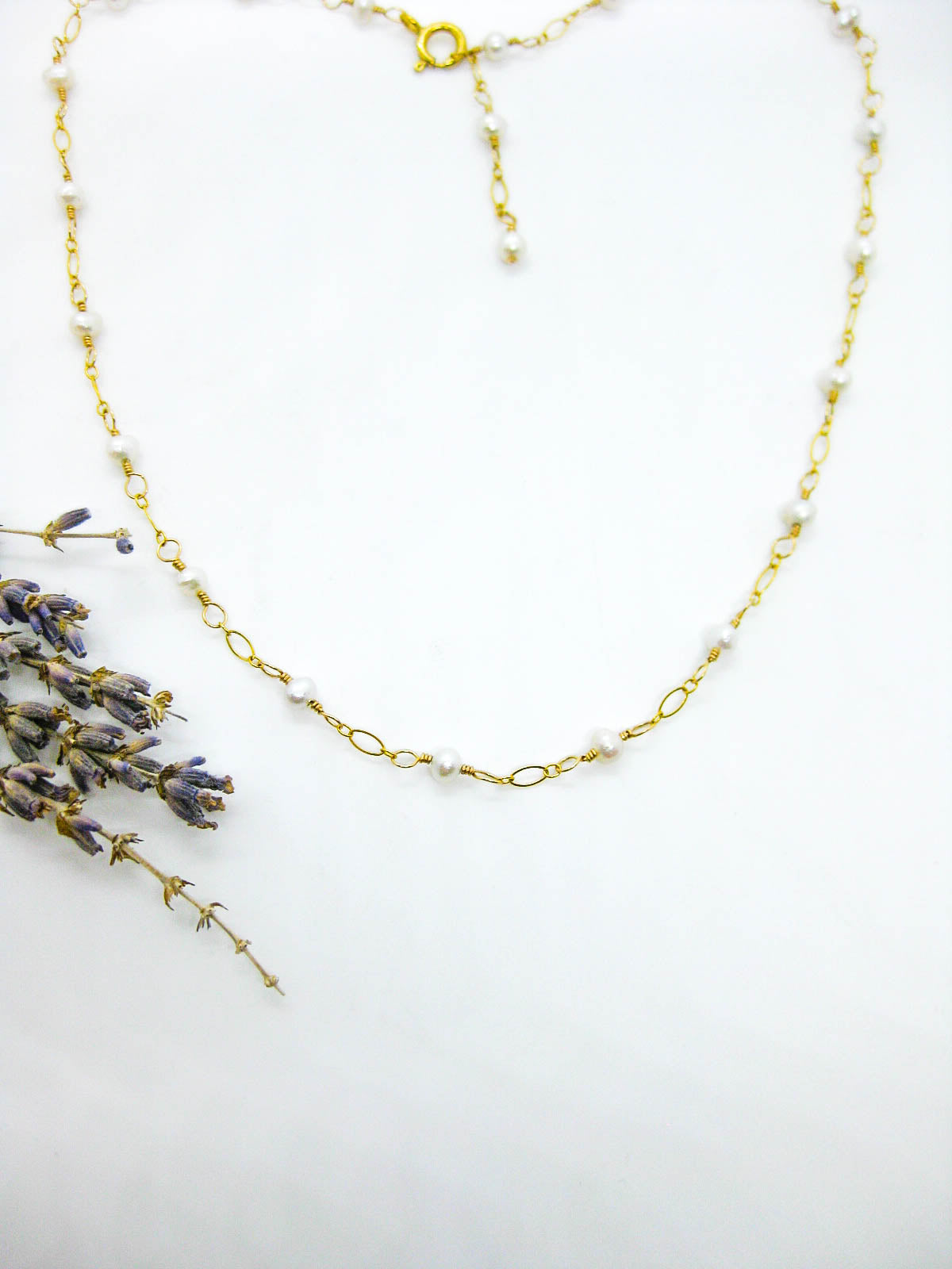 Daffodil: Pearl Choker