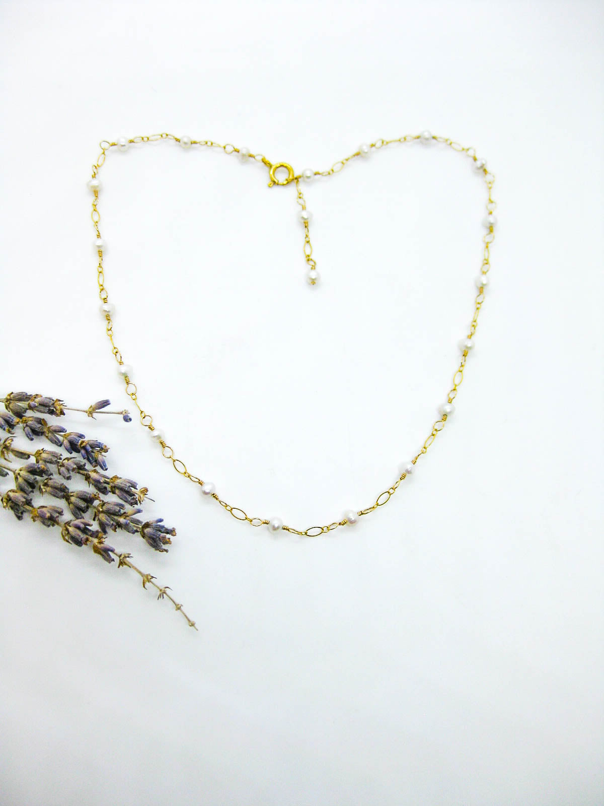 Daffodil: Pearl Choker