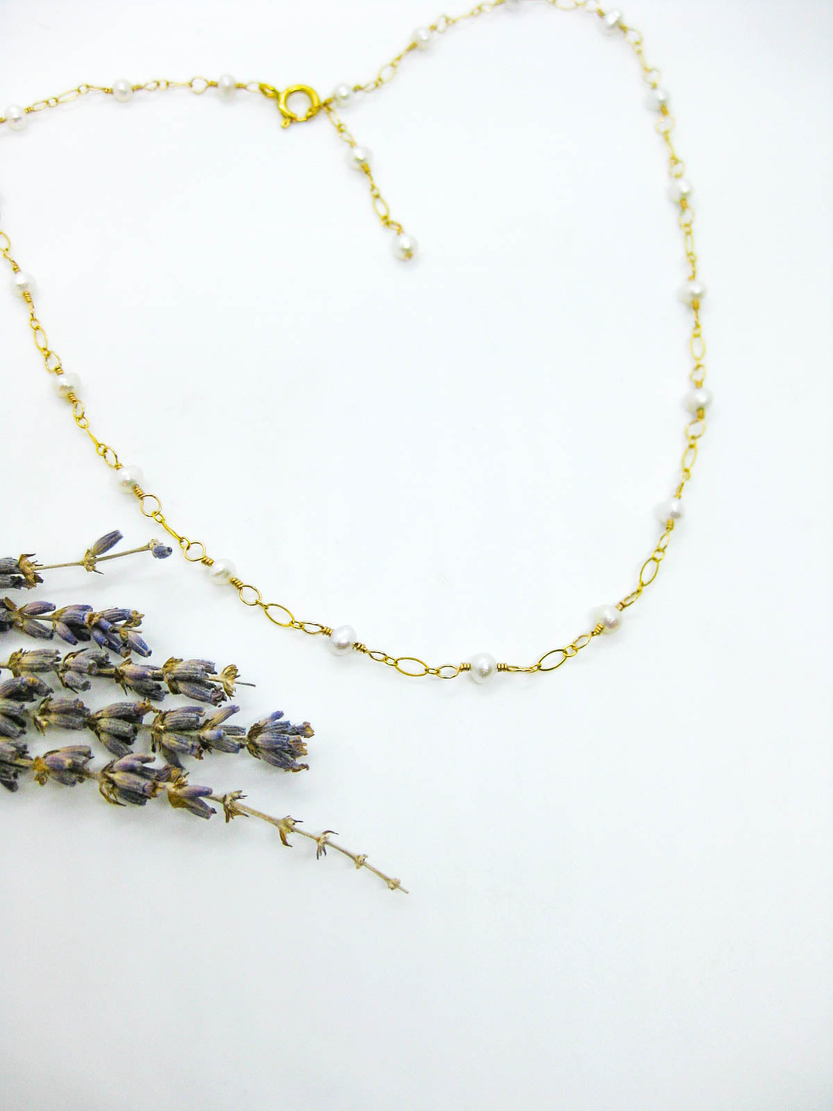 Daffodil: Pearl Choker