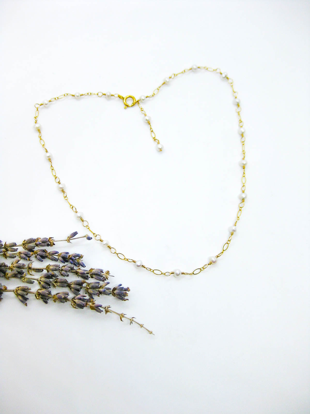 Daffodil: Pearl Choker