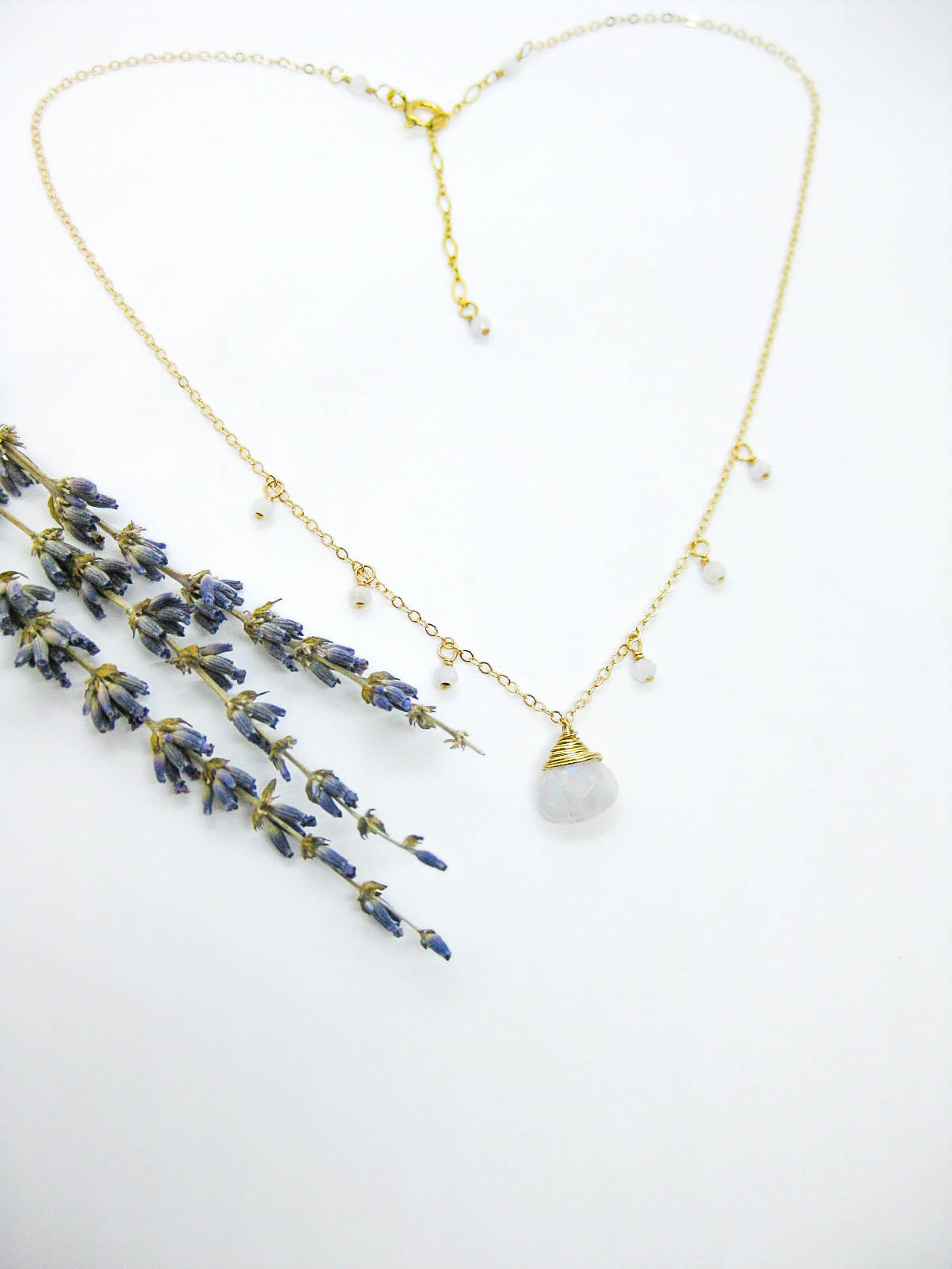 Chamomile: Moonstone Necklace - n570