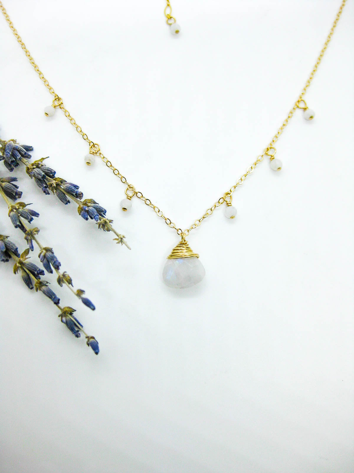 Chamomile: Moonstone Necklace - n570