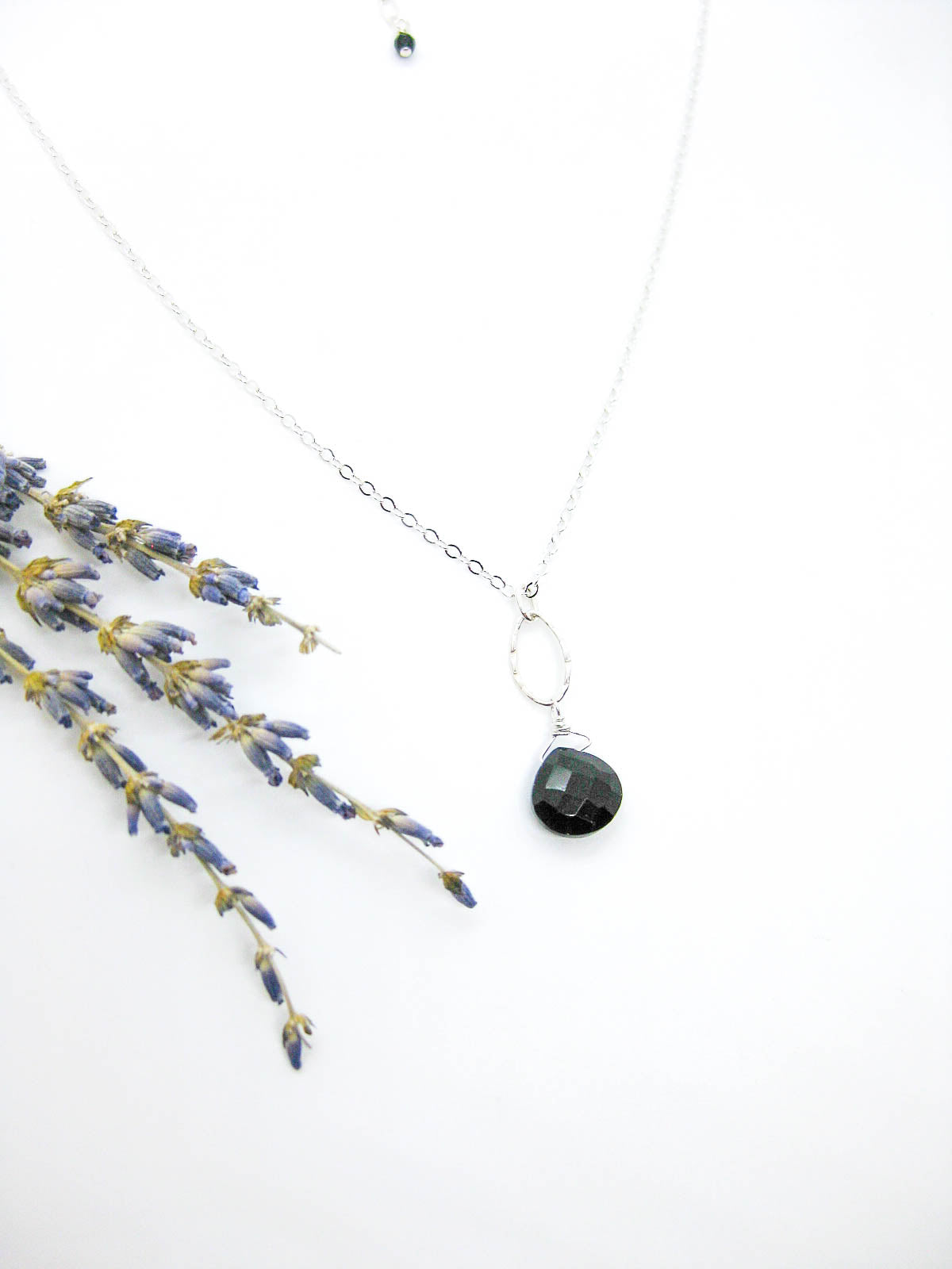 Chrysanthe: Onyx Necklace - n597