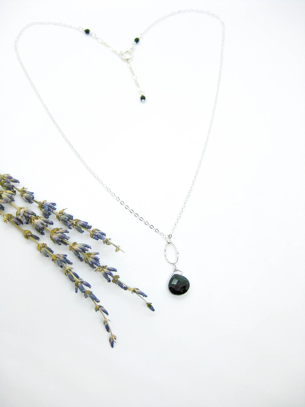 Chrysanthe: Onyx Necklace - n597
