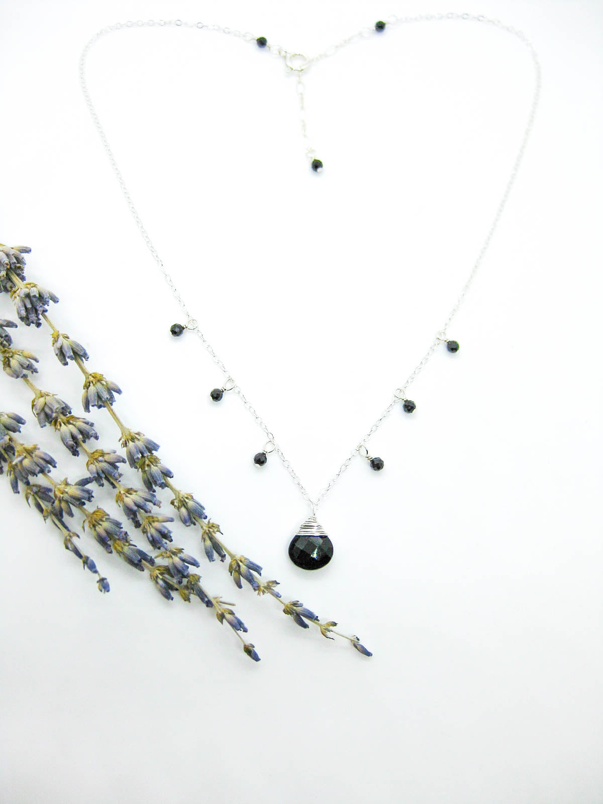 Chamomile: Onyx Necklace - n598