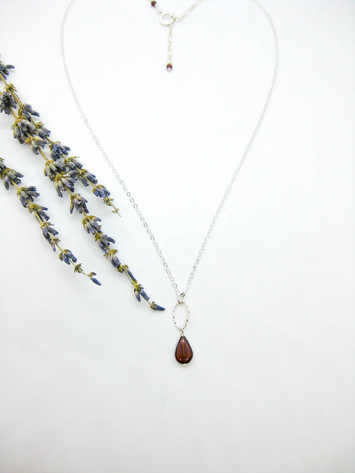Chrysanthe: Garnet Necklace - n599