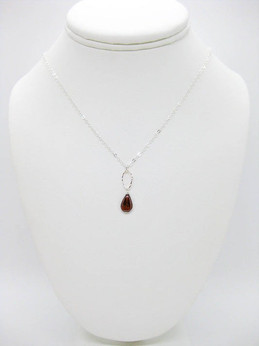 Chrysanthe: Garnet Necklace - n599