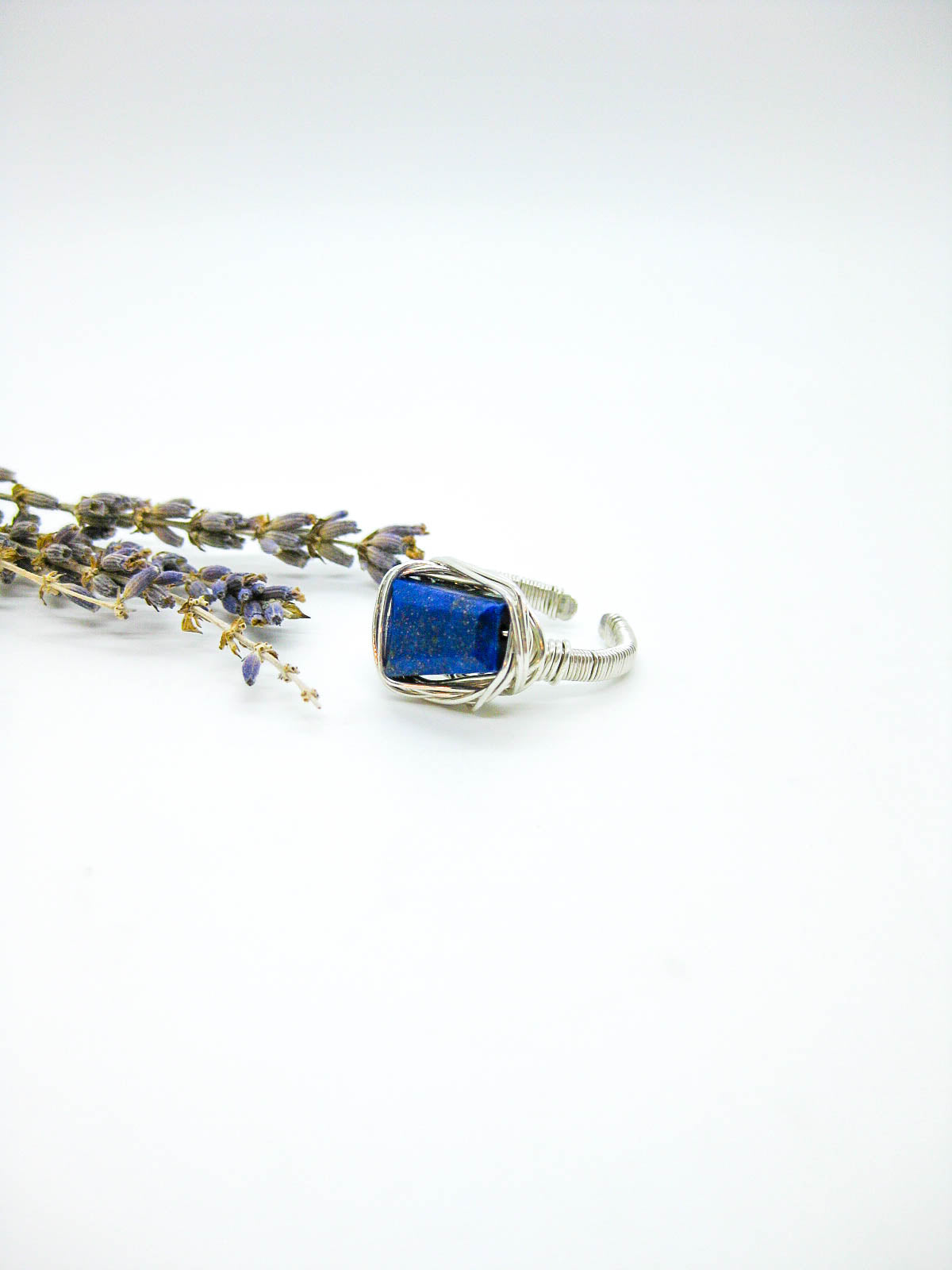 Calla : Lapis Ring