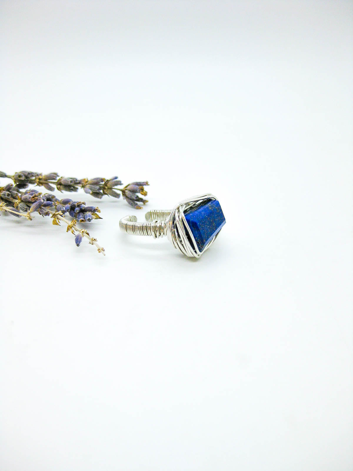 Calla : Lapis Ring