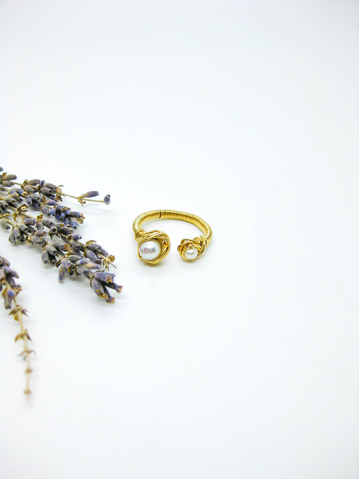 Daffodil: Pearl Ring