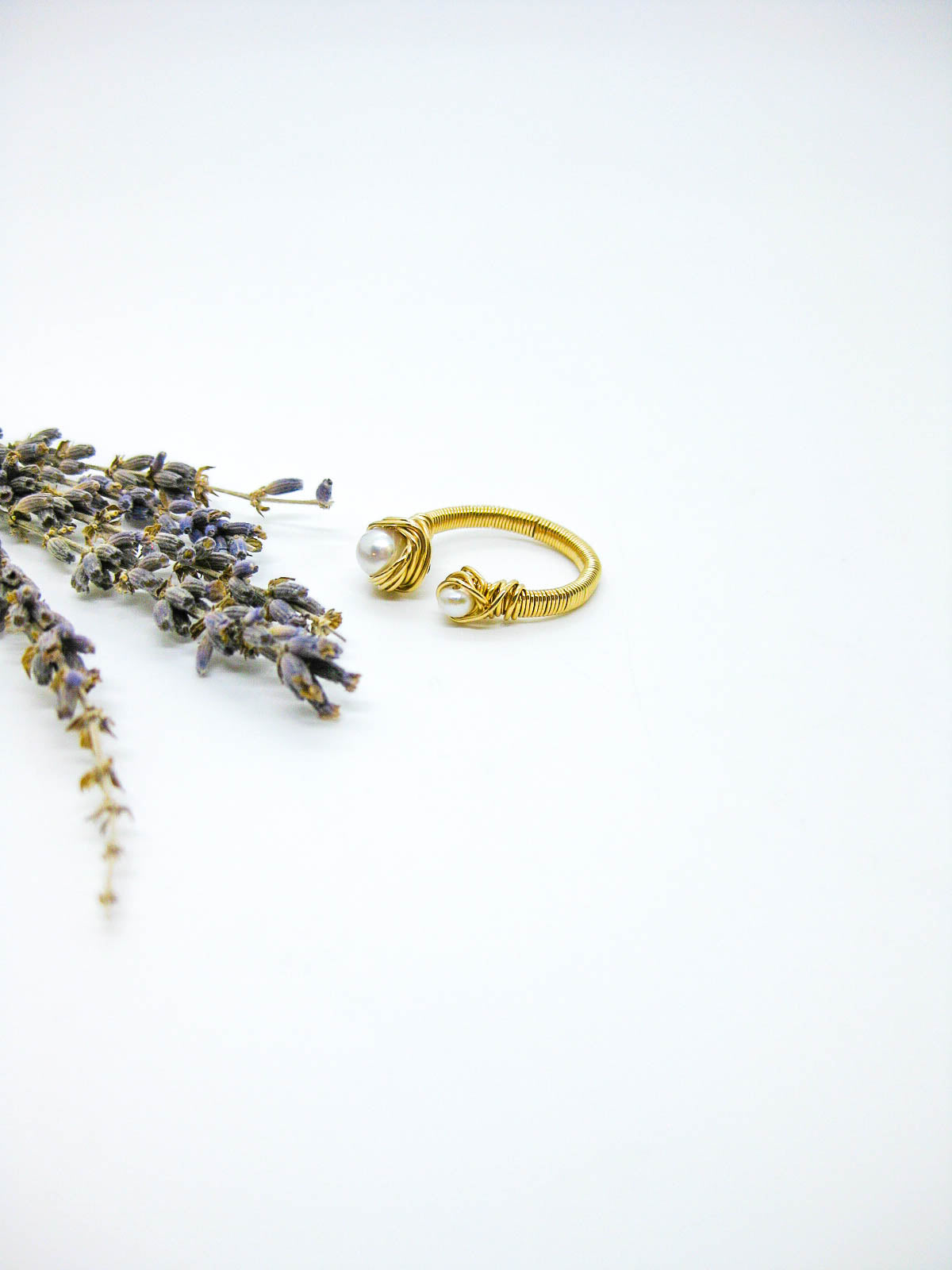 Daffodil: Pearl Ring