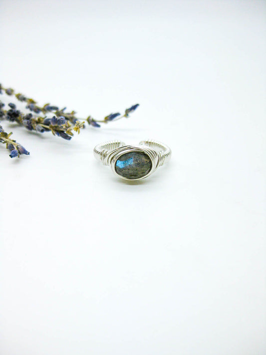 Calla II: Labradorite Ring - r48