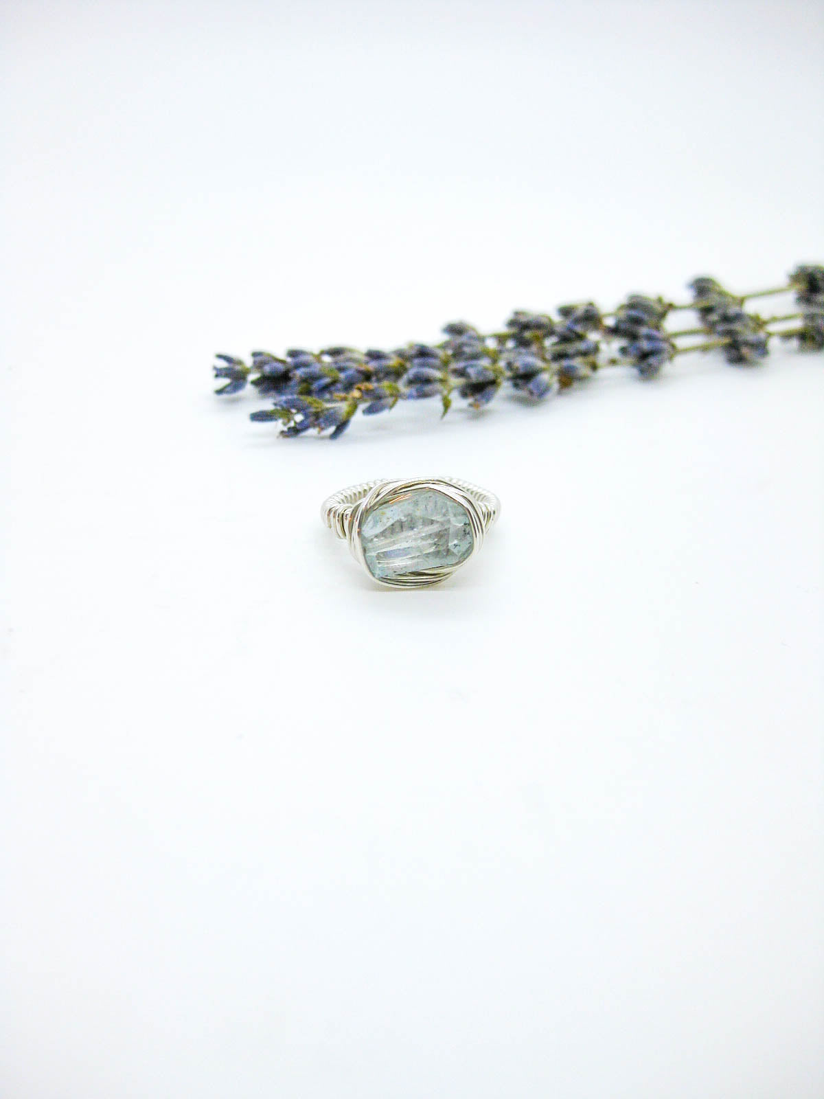 Calla : Aquamarine Ring - r52