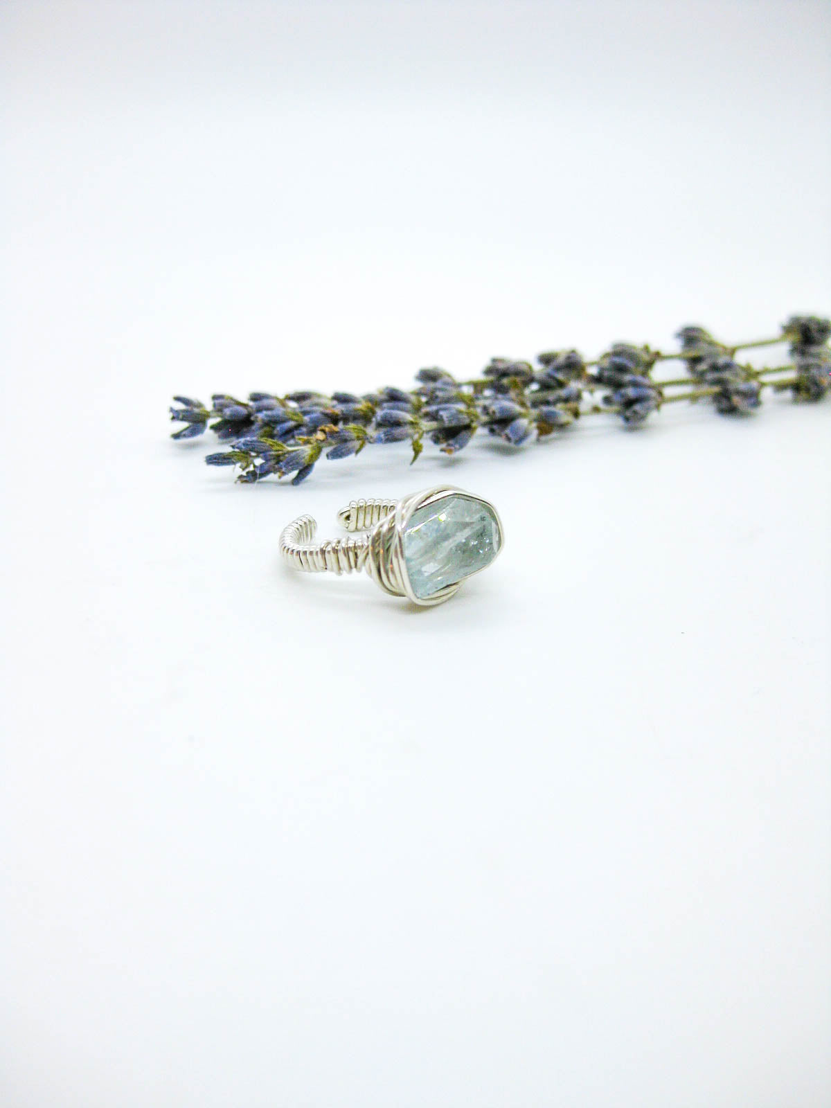 Calla : Aquamarine Ring - r52