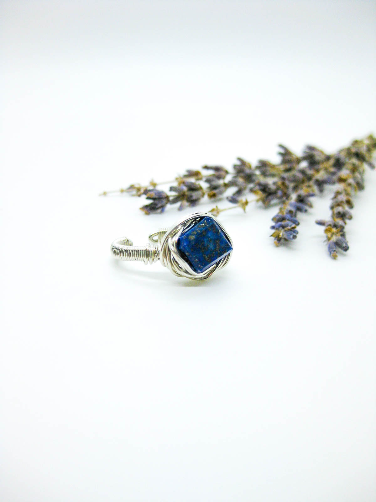 Calla : Lapis Ring - r92