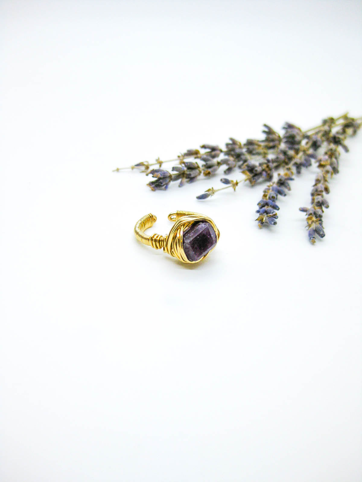 Calla : Ruby Ring - r94