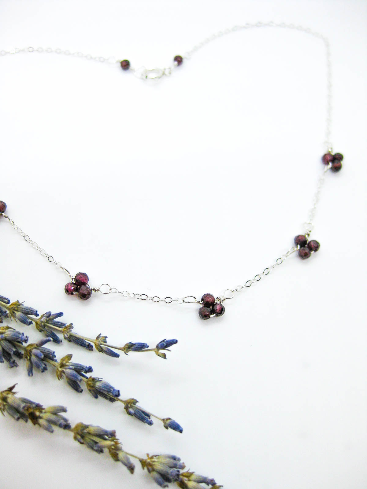 Hyacinth: Garnet Choker - n553