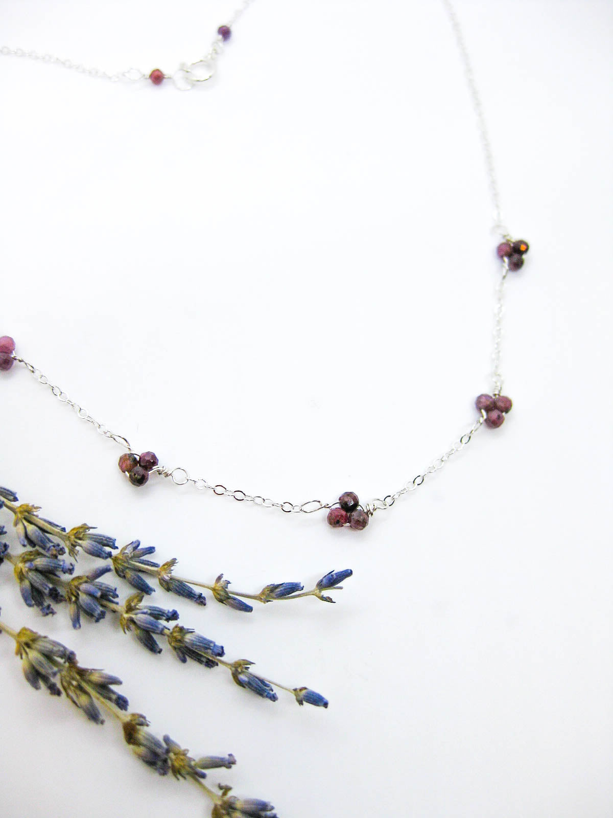 Hyacinth: Ruby Choker - n554