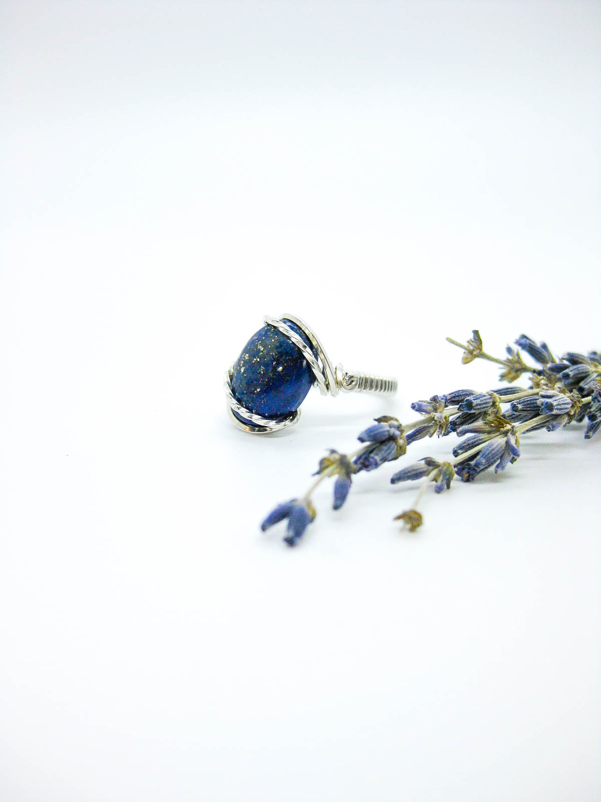 Kamala: Lapis Ring R24oak