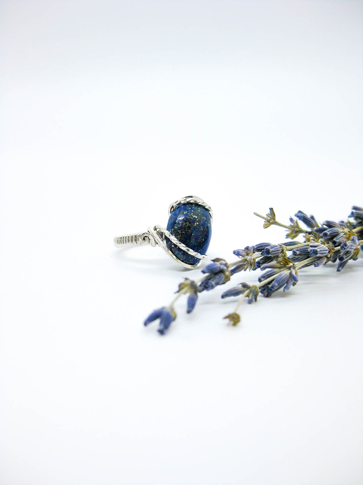 Kamala: Lapis Ring R24oak