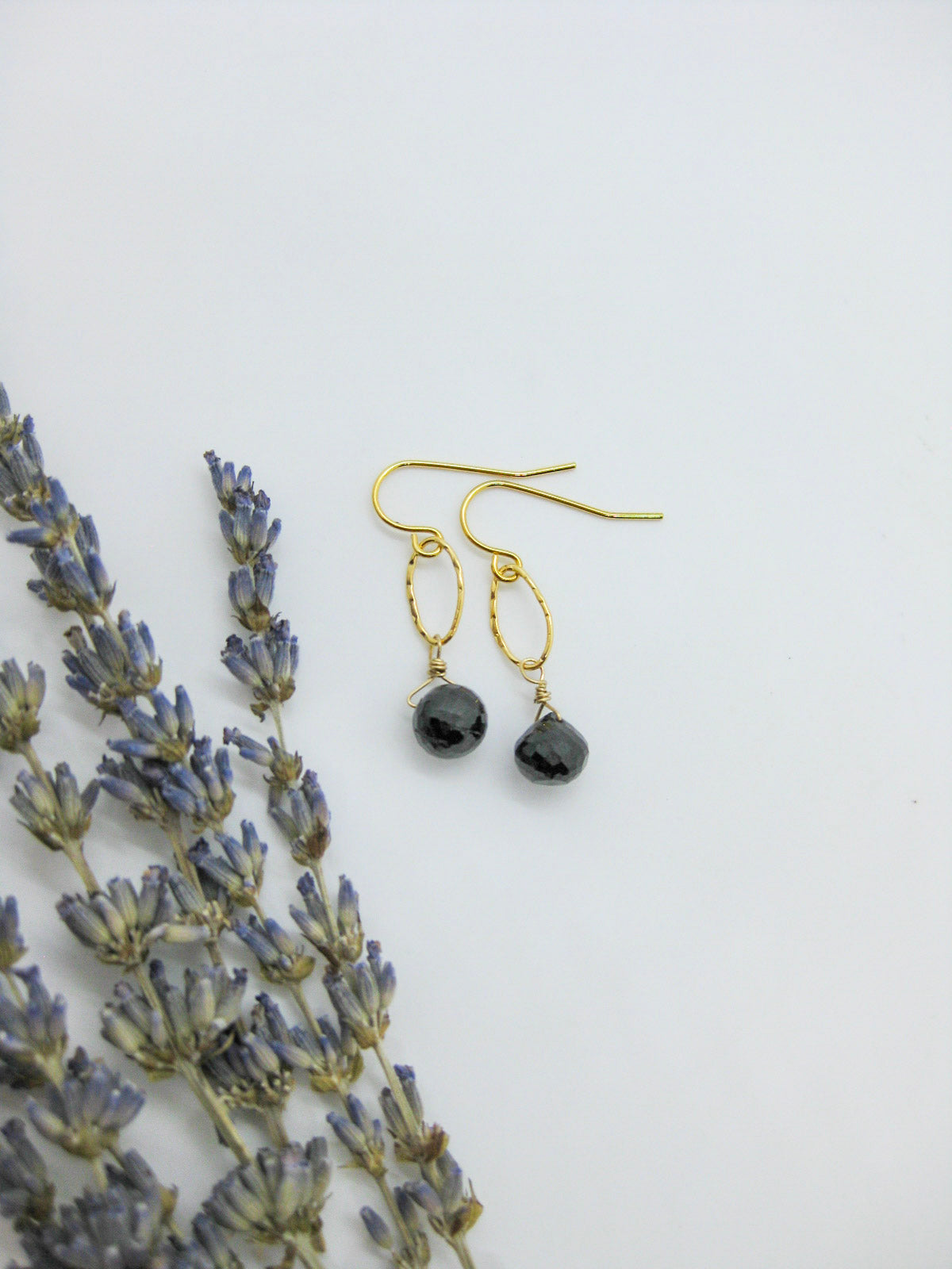 Chrysanthe: Black Spinel Earrings - e472
