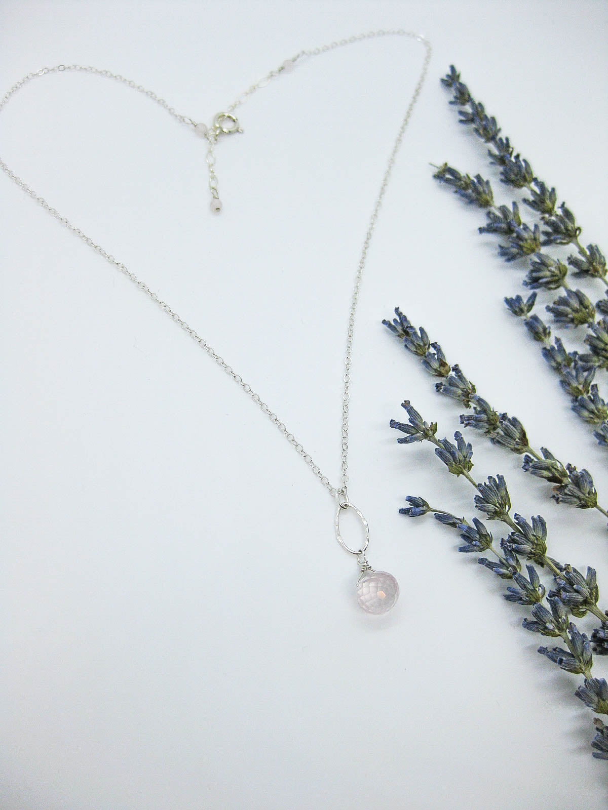 Chrysanthe: Rose Quartz Necklace - n402