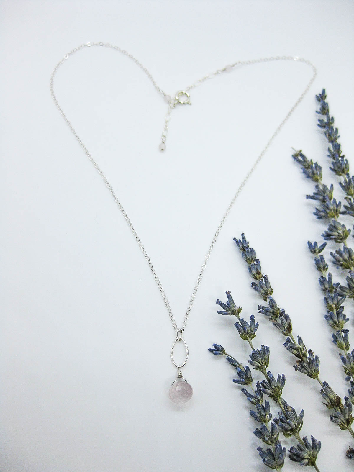 Chrysanthe: Rose Quartz Necklace - n402